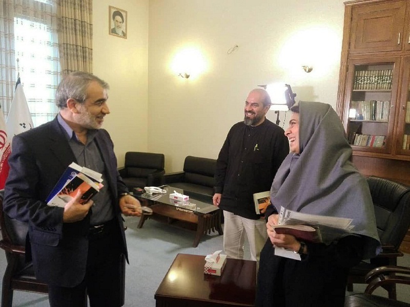 عکس| کشف حجاب پگاه آهنگرانی به بهانه مهسا امینی؛ از شورای نگهبان تا اعتراضات لندن، بازیگر زن در 38 سالگی بازنشته شد | دیلی 3