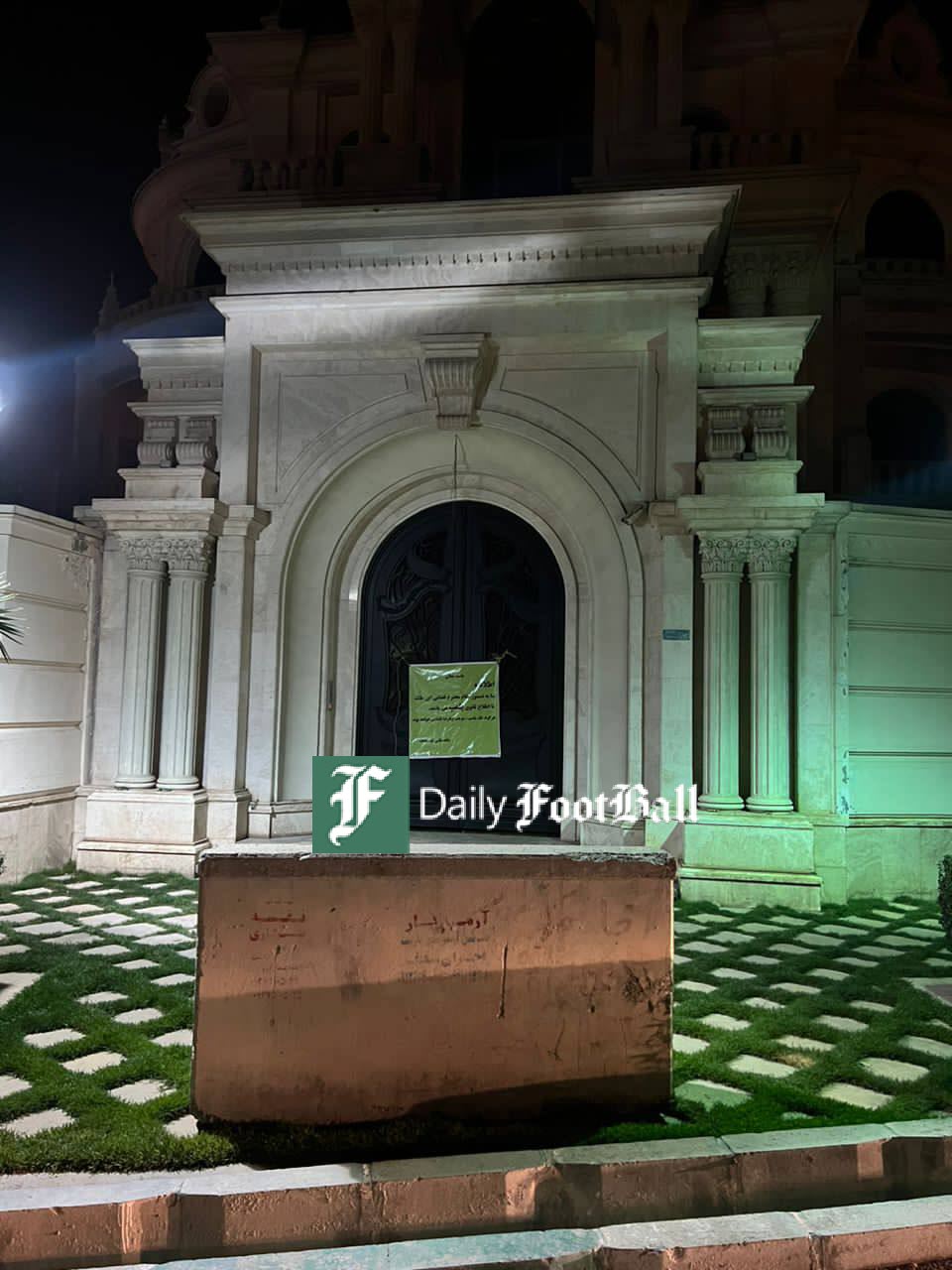 عکس| پلمب ویلای لاکچری علی کریمی در لواسان؛ اولین ترکش لیدری اغتشاشات 1401 پس از مرگ مهسا امینی | دیلی 3