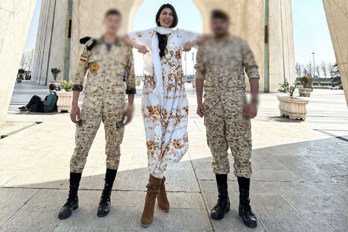 عکس جنجالی ولاگر روس در میدان آزادی تهران | دیلی 3