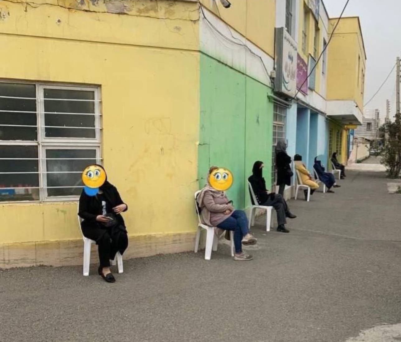 عکس| تشکیل شیفت نگهبانی توسط والدین دانش آموزان مدارس دخترانه در زنجان عکس| تشکیل شیفت نگهبانی توسط والدین دانش آموزان مدارس دخترانه در زنجان | دیلی 3