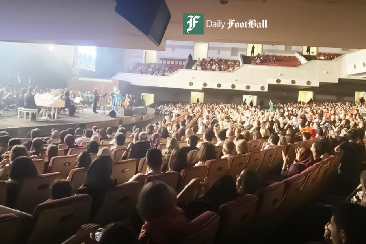 عکس| جنجال حضور زنان بی حجاب در تالار وزارت کشور | دیلی 3