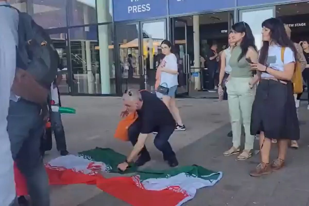 فیلم| هتک حرمت پرچم ایران در لیگ ملت های والیبال؛ ختم غائله با غیرت یک ایرانی | دیلی 3