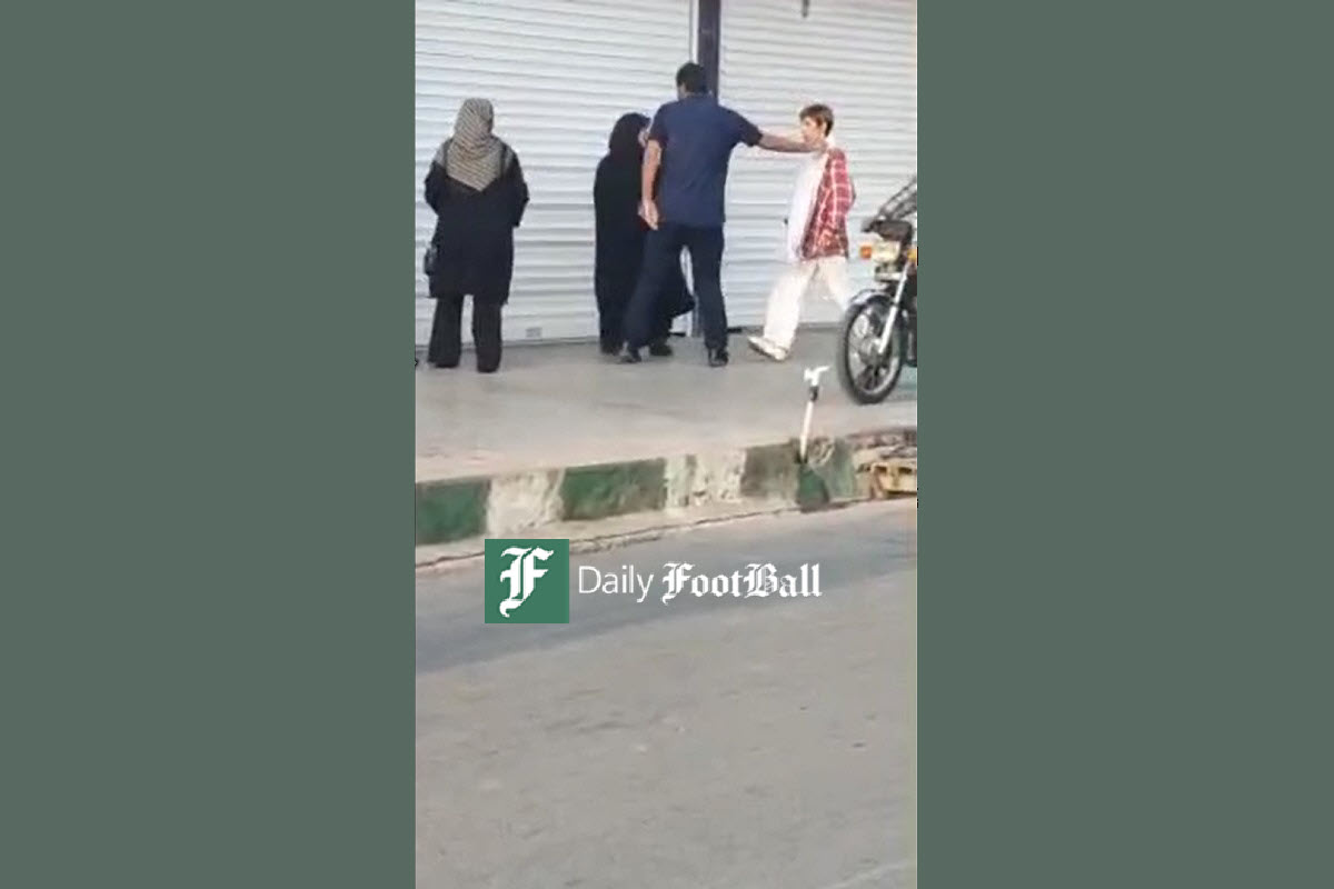 فیلم| حمله وحشیانه زن بی حجاب به بانوی محجبه در قم | دیلی 3
