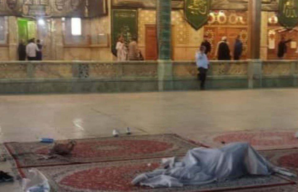 عکس| اولین تصویر از شهدای حادثه تروریستی حرم شاهچراغ (ع) شیراز در مرداد 1402 | دیلی 3