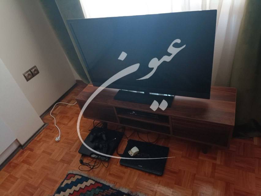 عکس| لحظه بازداشت مهدی یراحی در حال پلی استیشن بازی کردن عکس| لحظه بازداشت مهدی یراحی در حال پلی استیشن بازی کردن | دیلی 3