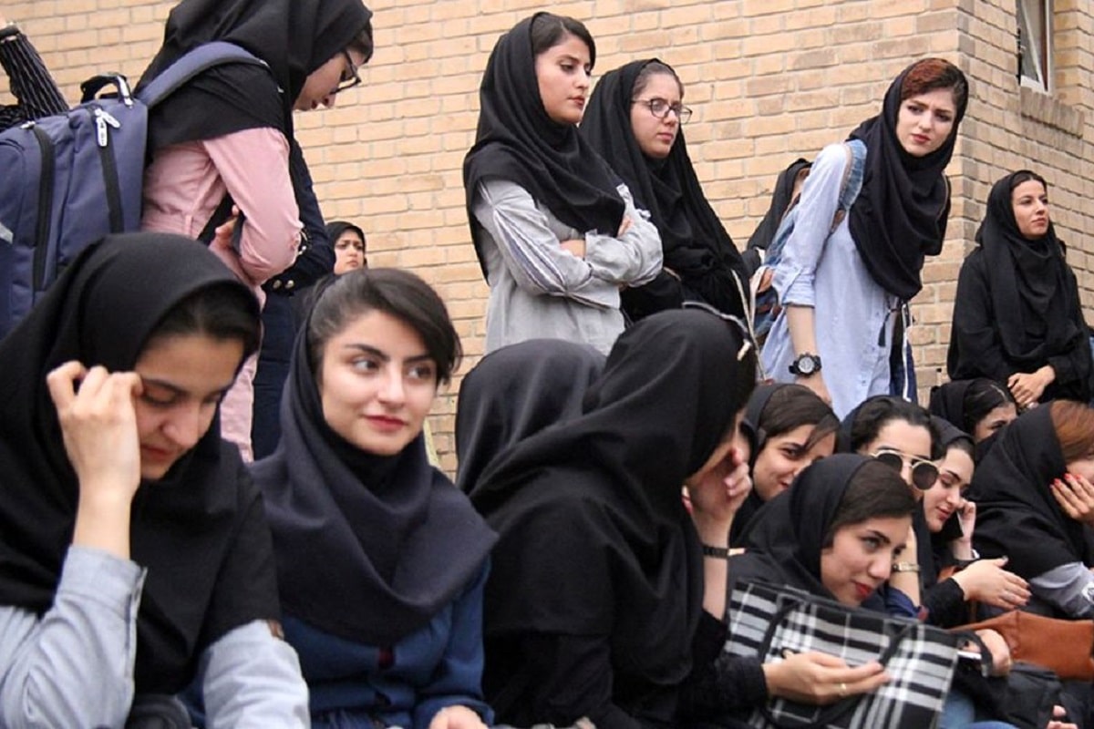 ورود دانشجویان با روسری به دانشگاه ممنوع! ورود دانشجویان با روسری به دانشگاه ممنوع! | دیلی 3