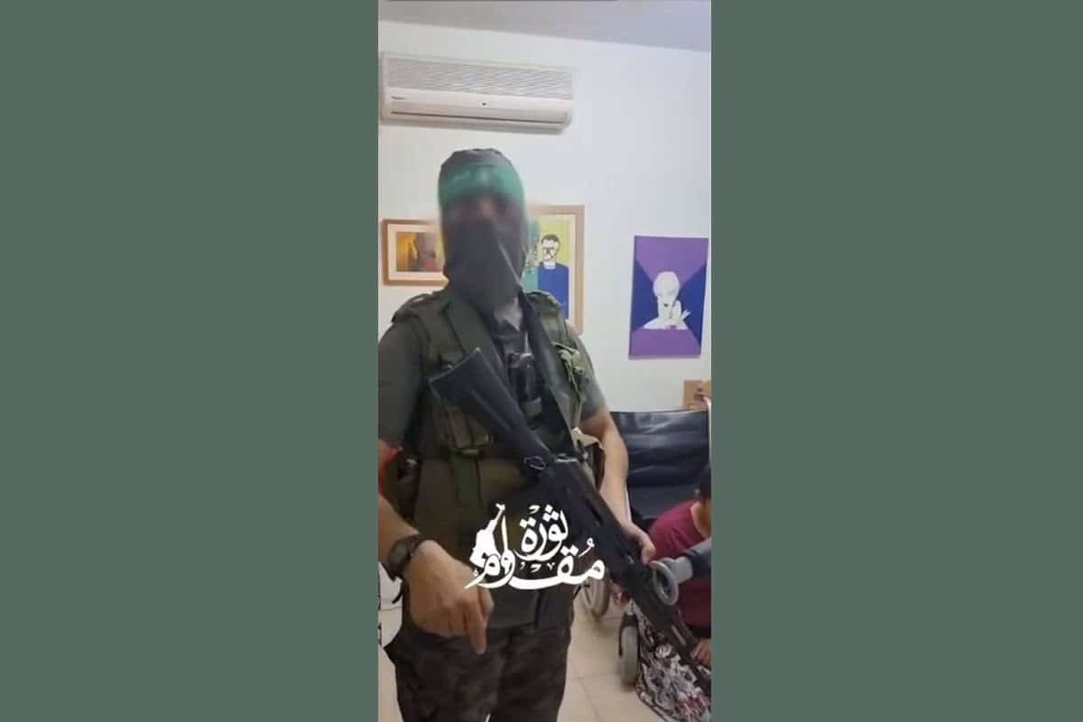 فیلم| برخورد عجیب مجاهدان فلسطینی با زنان صهیونیست | دیلی 3