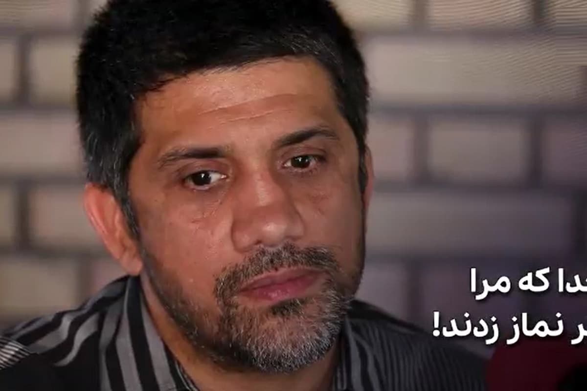 فیلم| واکنش علیرضا دبیر به کتک خوردن به خاطر نماز خواندن | دیلی 3