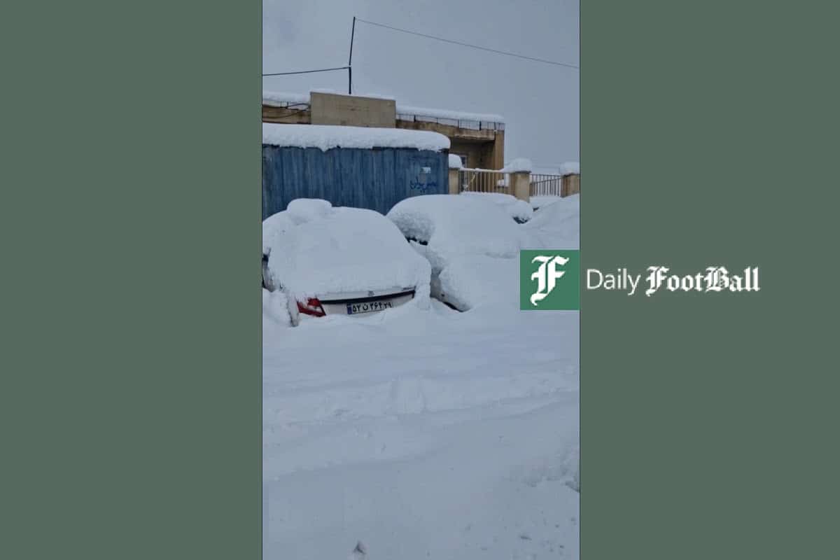 فیلم| دفن شدن خودروها در برف سنگین شهرستان بانه استان کردستان فیلم| دفن شدن خودروها در برف سنگین شهرستان بانه استان کردستان | دیلی 3