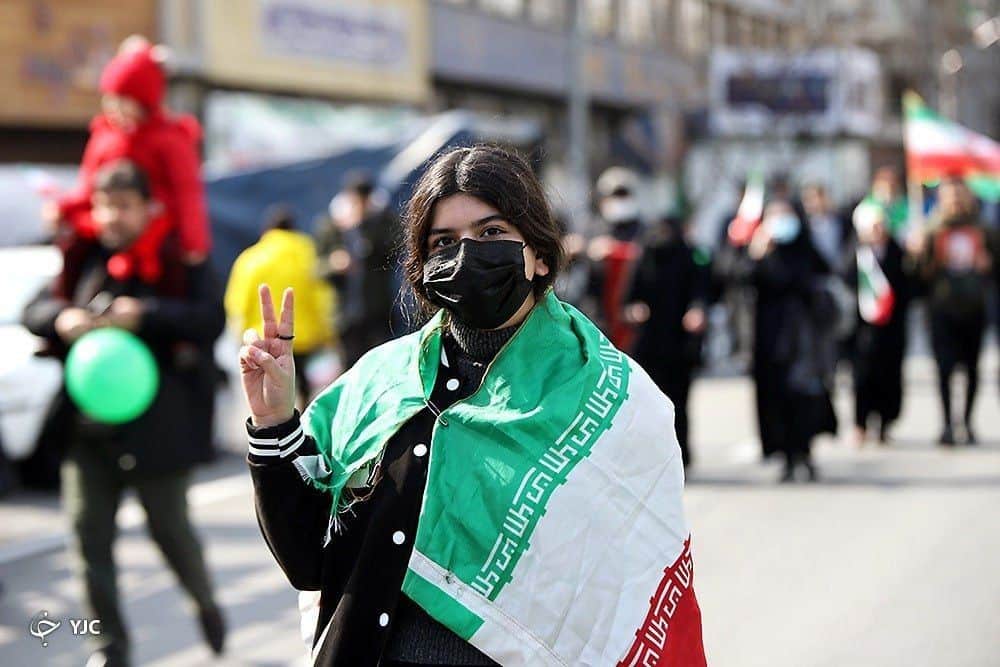 عکس| کم حجاب ها در راهپیمایی 22 بهمن | دیلی 3