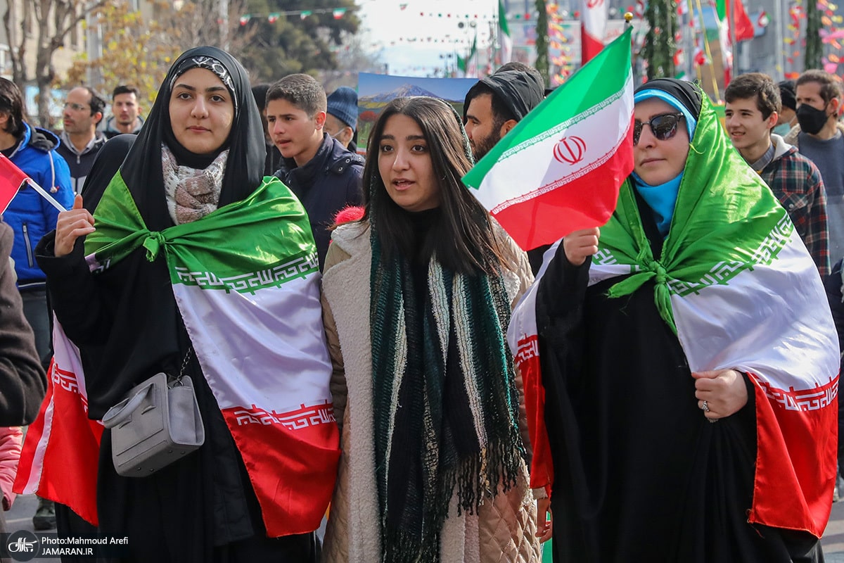 عکس| کم حجاب ها در راهپیمایی 22 بهمن | دیلی 3