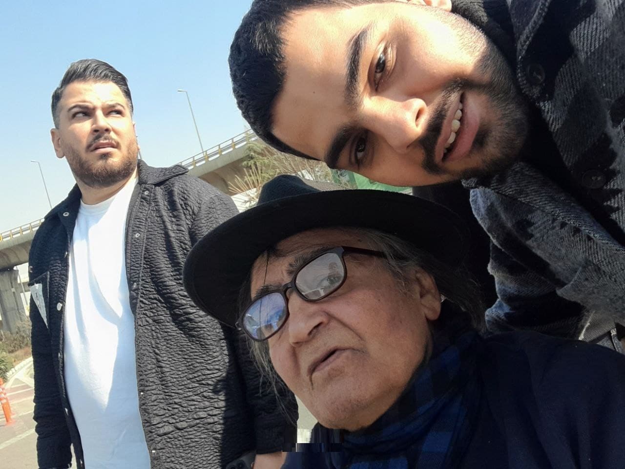 عکس| رضا رویگری با ویلچر در راهپیمایی 22 بهمن 1402 عکس| رضا رویگری با ویلچر در راهپیمایی 22 بهمن 1402 | دیلی 3