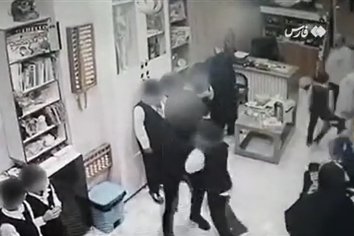 فیلم| عاقبت تنبیه دانش آموز در خورموج بوشهر فیلم| عاقبت تنبیه دانش آموز در خورموج بوشهر | دیلی 3