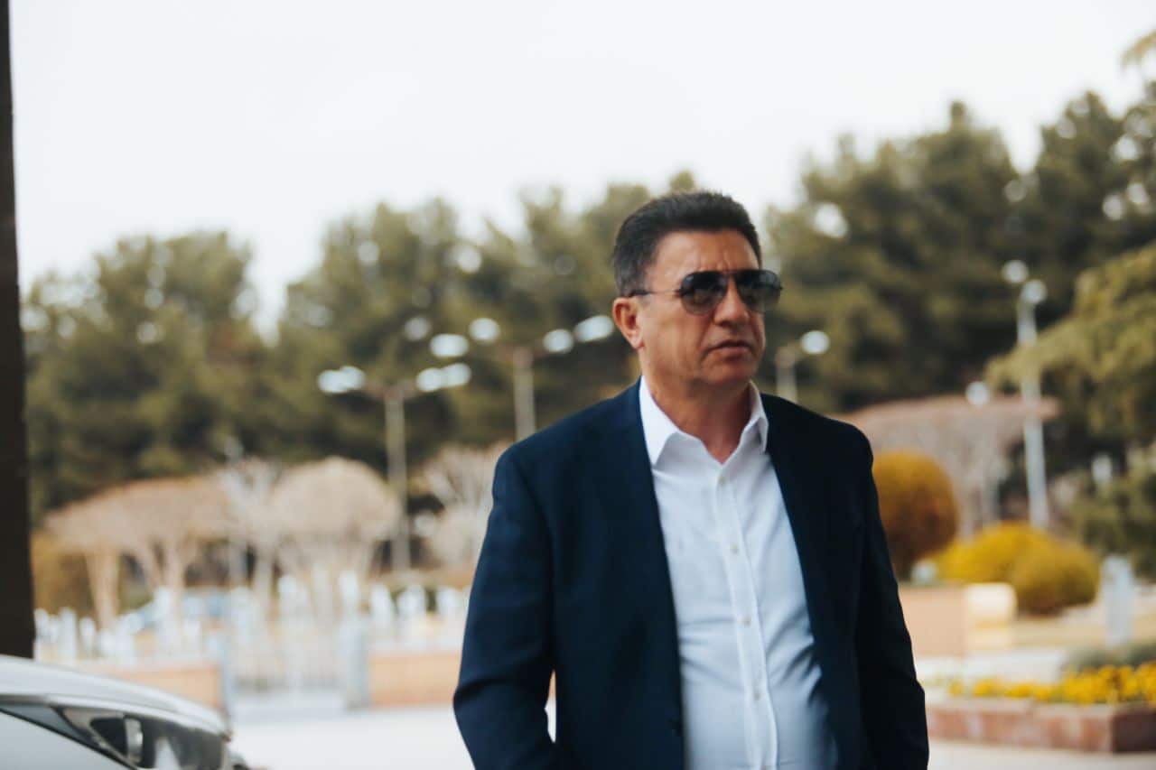 عکس| تیپ و استایل خاص امیر قلعه نویی در اردوی تیم ملی ایران | دیلی 3