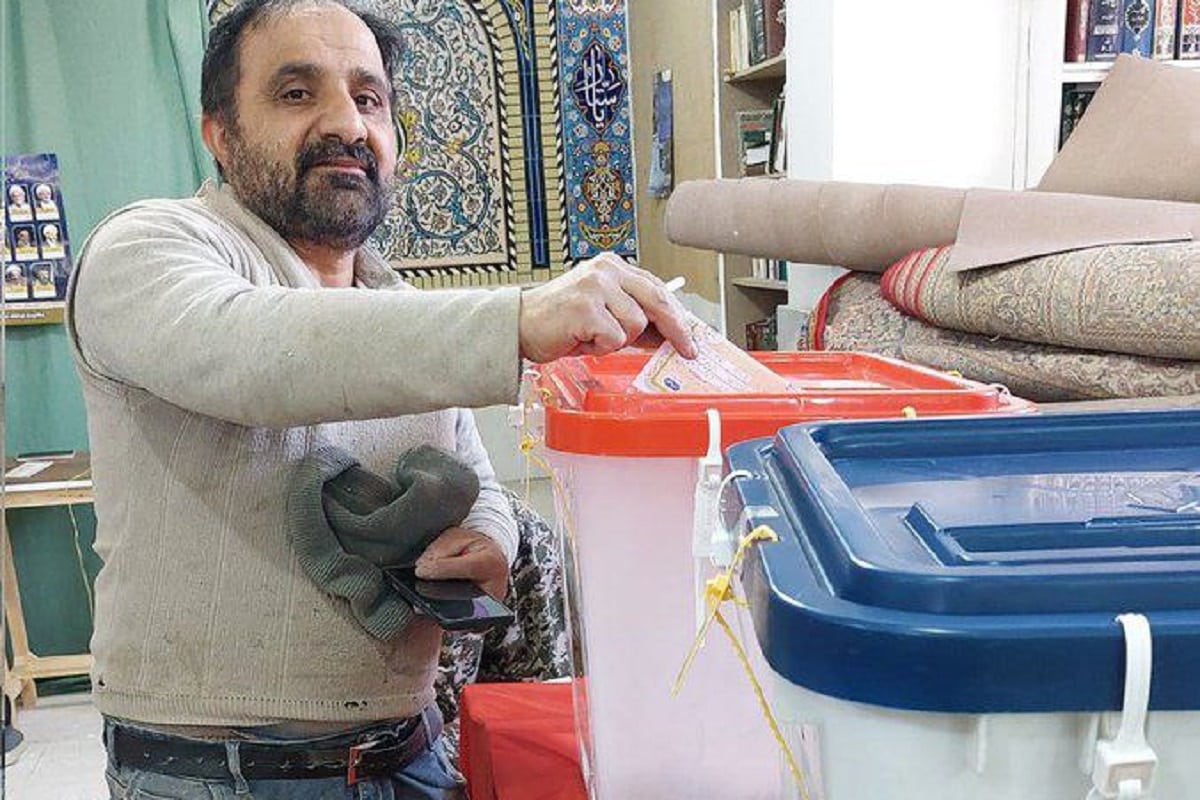 عکس| یک تار موی این کارگر شرف دارد به محمد خاتمی و امثالش! عکس| یک تار موی این کارگر شرف دارد به محمد خاتمی و امثالش! | دیلی 3