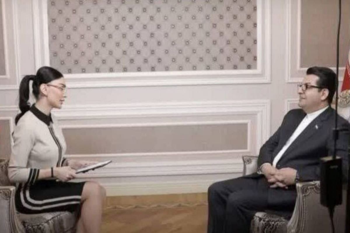 عکس| مصاحبه سفیر ایران با خبرنگار بی حجاب آذربایجانی در سفارت | دیلی 3