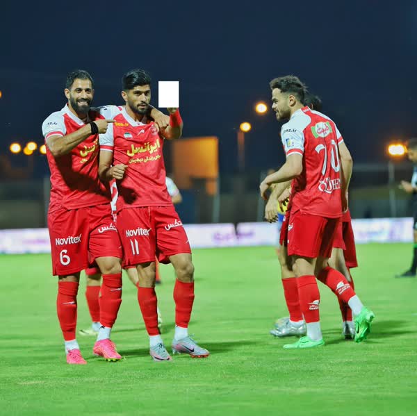 عکس| شادی گل منشوری و غیراخلاقی بازیکن پرسپولیس | دیلی 3