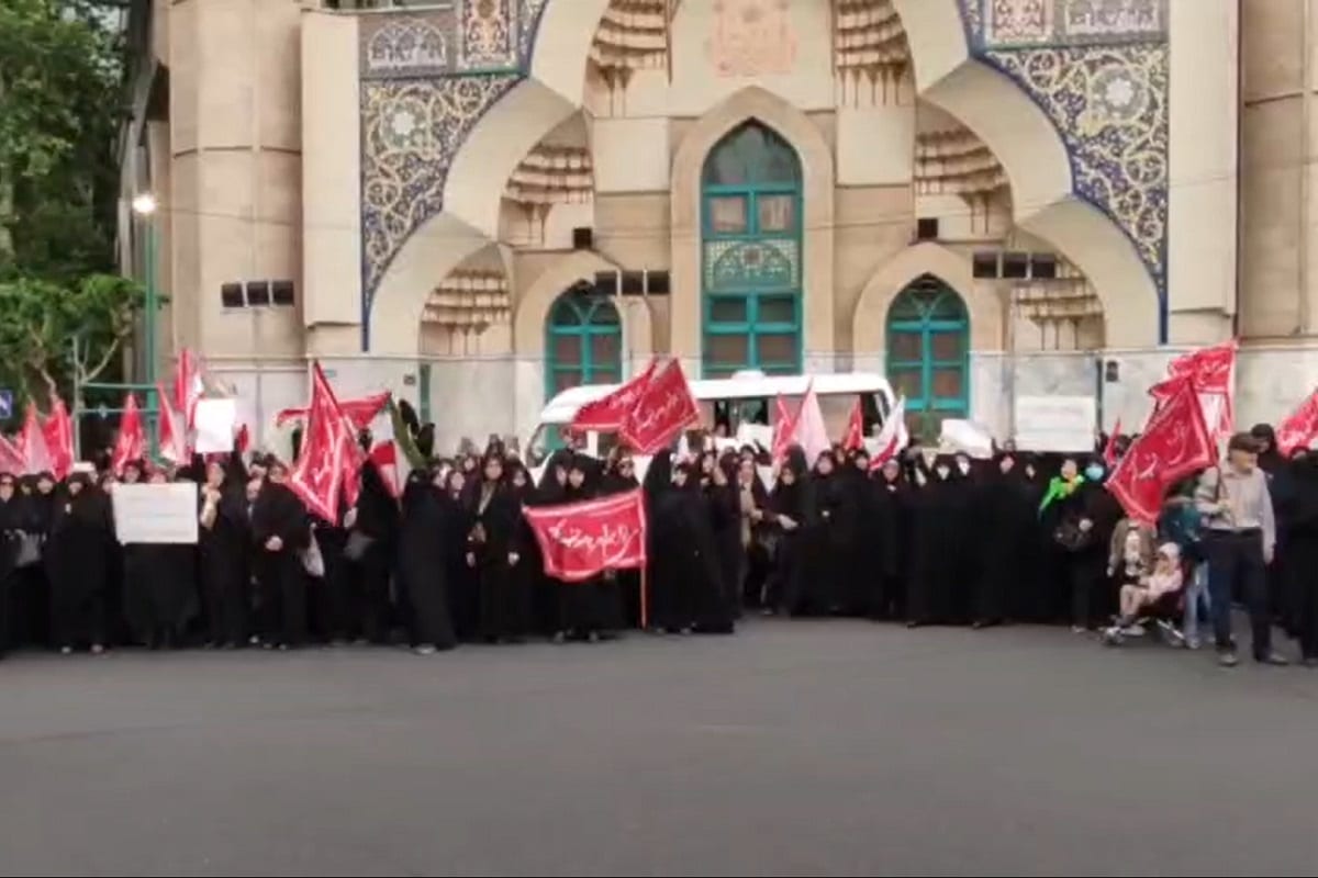 فیلم| راهپیمایی خودجوش مردمی برای مقابله با بی حجابی در تهران فیلم| راهپیمایی خودجوش مردمی برای مقابله با بی حجابی در تهران | دیلی 3