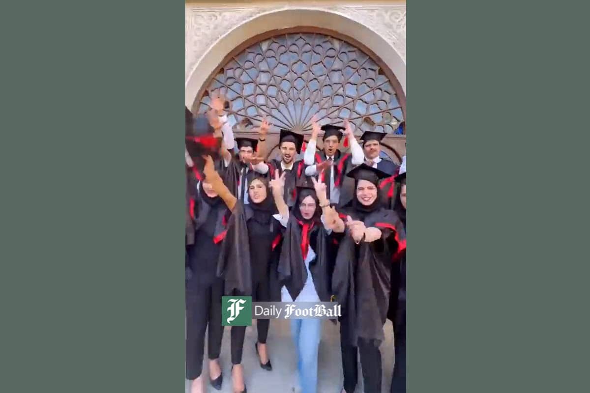 فیلم| هنجارشکنی مختلط دانشجویان پزشکی در جشن فارغ التحصیلی در خانه طباطبایی های کاشان | دیلی 3