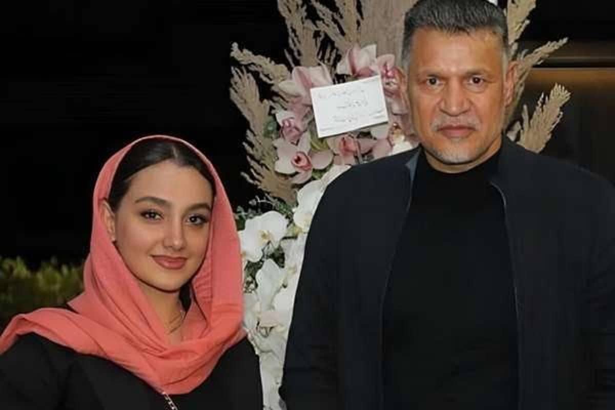 عکس| جنجال مدال اهدایی یک دختر به علی دایی | دیلی 3