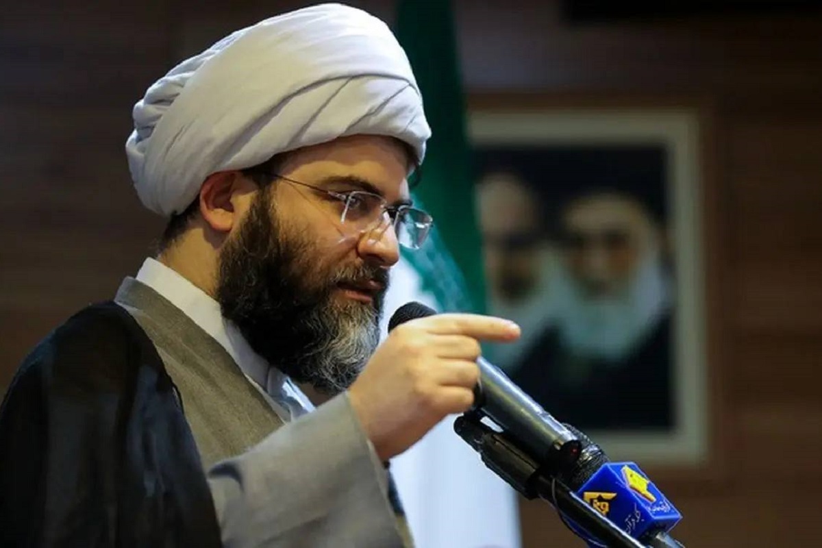 واکنش تند حجت الاسلام قمی به تحریف قرآن توسط ظریف واکنش تند حجت الاسلام قمی به تحریف قرآن توسط ظریف | دیلی 3