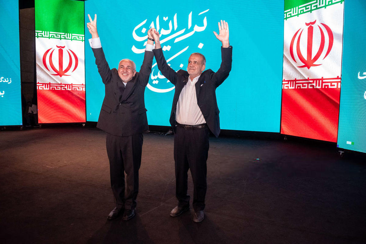 فیلم| تنش در سخنرانی ظریف درباره مسیح علینژاد | دیلی 3
