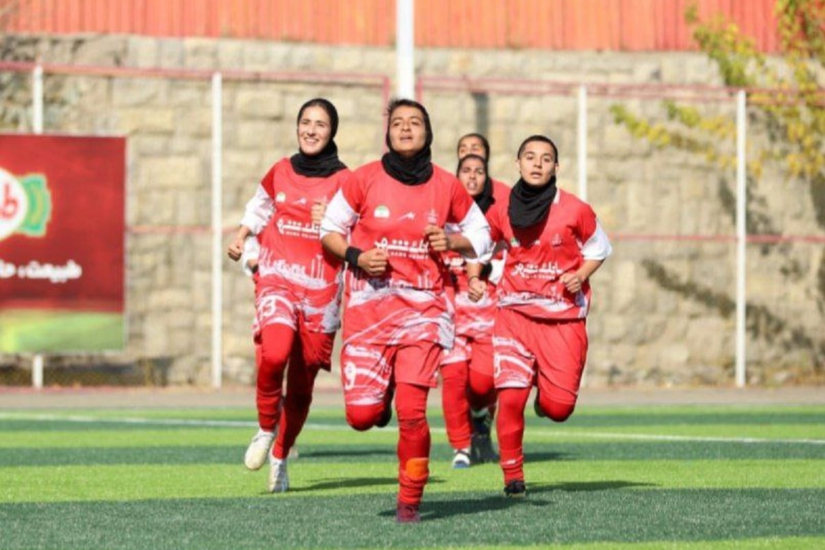 اولین پیروزی تاریخ تیم فوتبال زنان پرسپولیس | دیلی 3