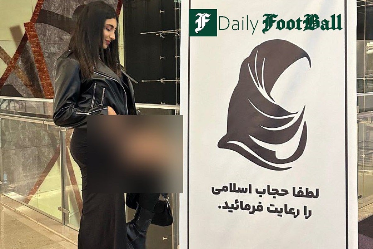 عکس| دهن کجی دختران بی حجاب به قانون در کنار بنر حجاب عکس| دهن کجی دختران بی حجاب به قانون در کنار بنر حجاب | دیلی 3