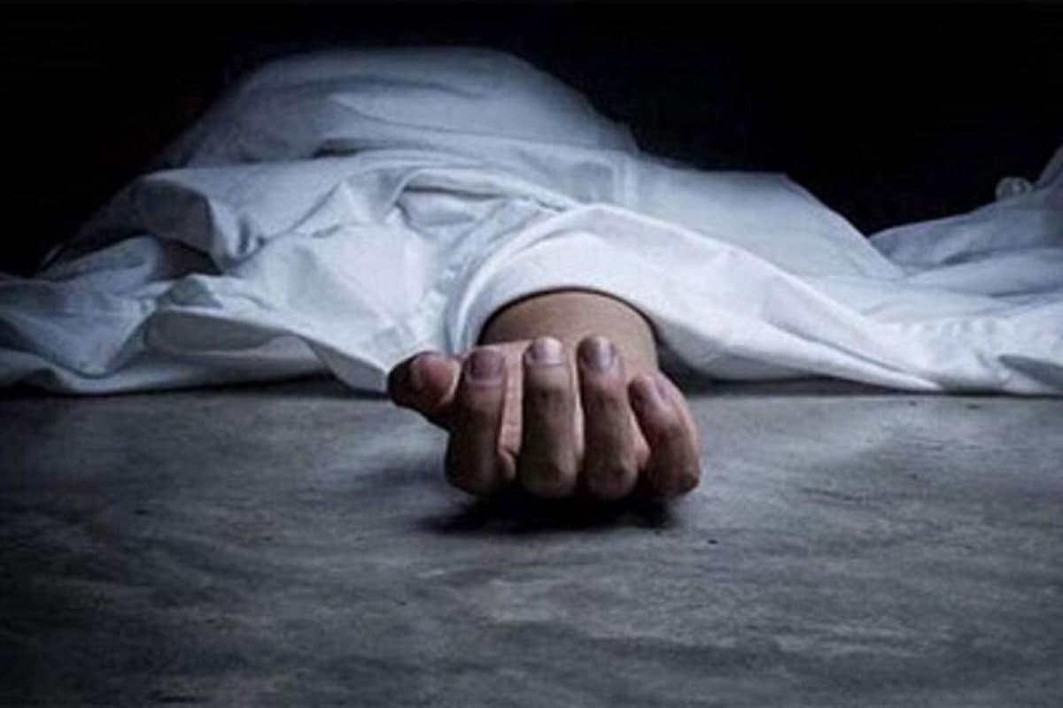 فیلم| جسد مرد سیستانی کنار ماشین شخصی خود پیدا شد | دیلی 3
