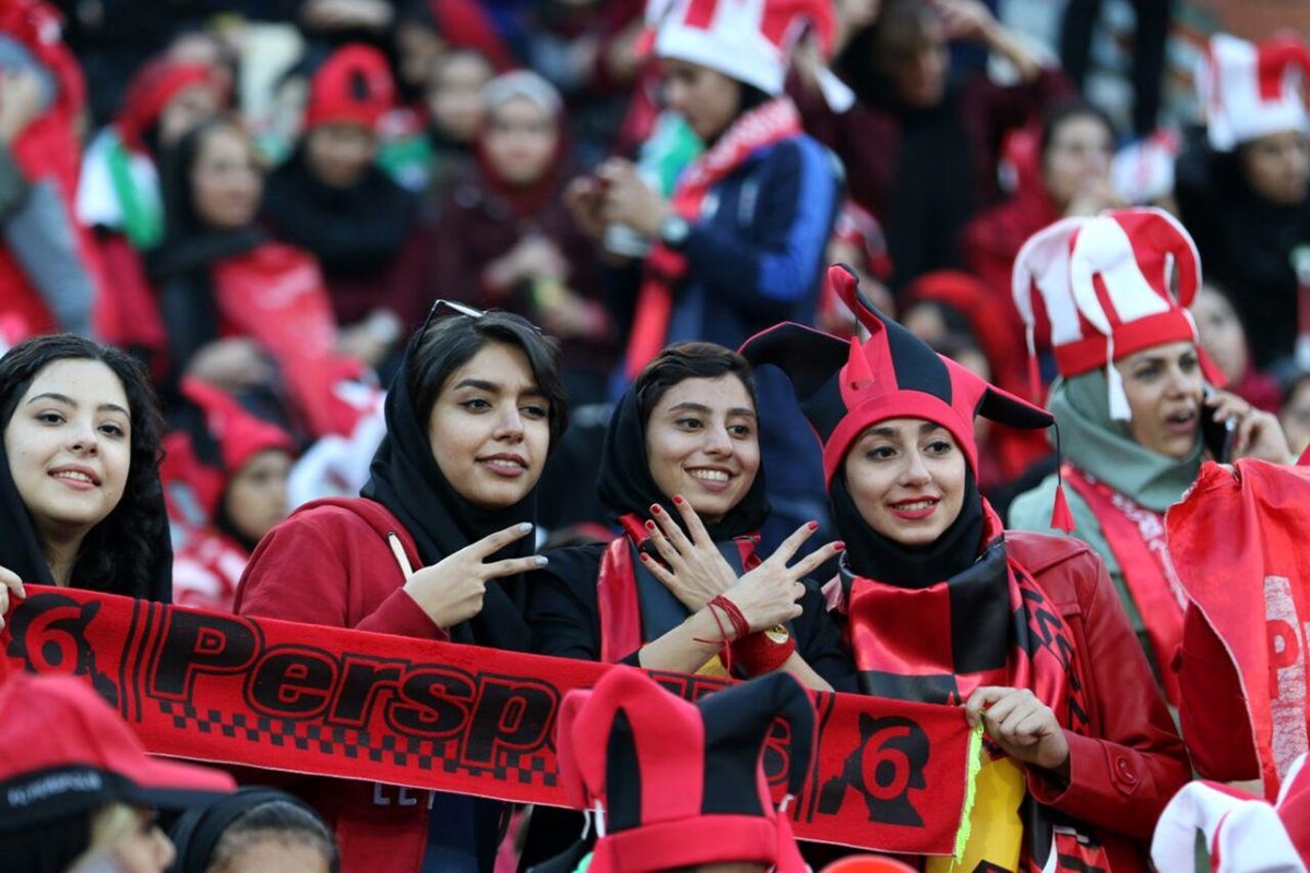 فیلم | چاقوکشی هواداران دختر پرسپولیس و سپاهان برای یکدیگر | دیلی 3