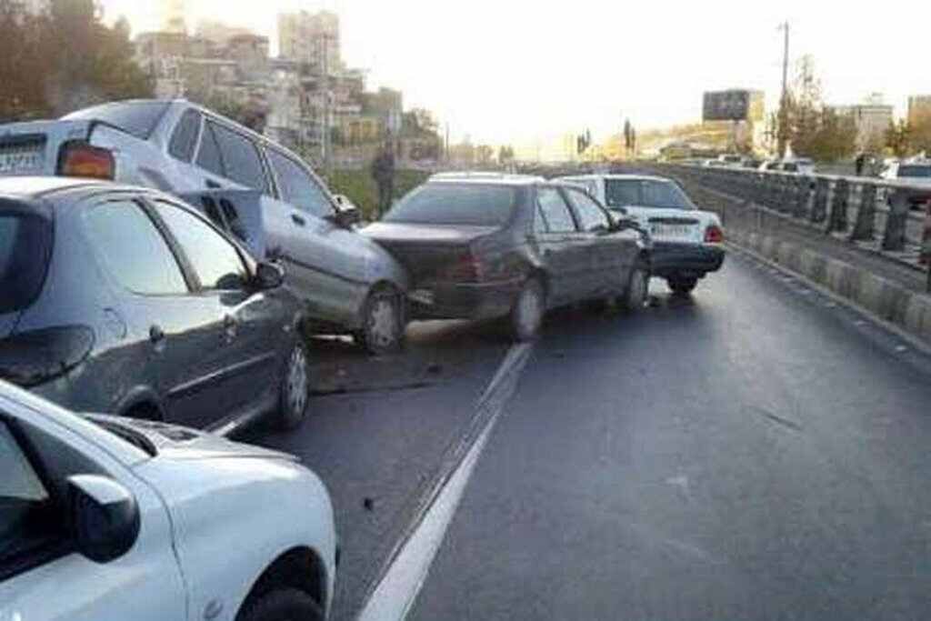 عکس| تصادف زنجیره ای در کرمان ۸ نفر تلفات به جای گذاشت | دیلی 3