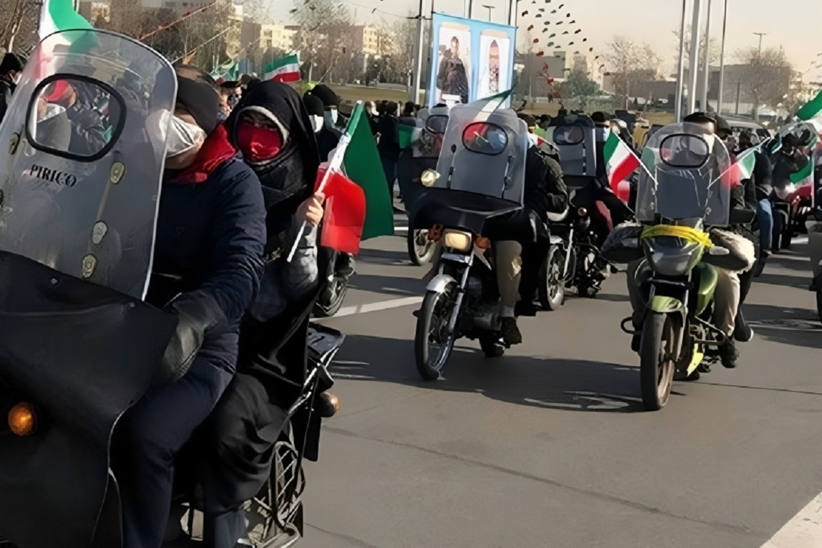 فیلم| راهپیمایی موتوری مخالفان رفع فیلتر در تهران فیلم| راهپیمایی موتوری مخالفان رفع فیلتر در تهران | دیلی 3