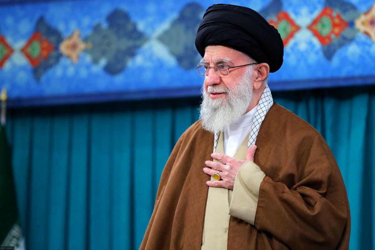 فیلم| هدیه دهه نودی ها به رهبر انقلاب به مناسبت روز پدر | دیلی 3