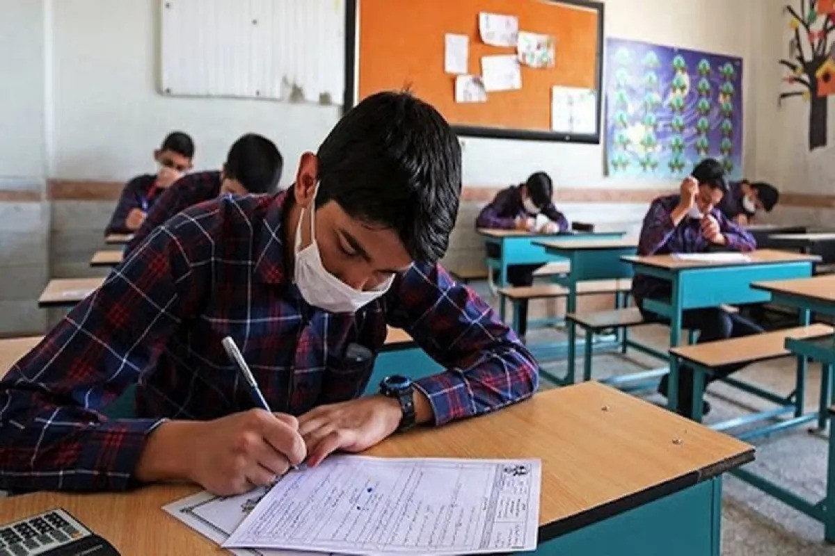 فیلم| لو رفتن سوالات امتحان نهایی امروز پیش از شروع آزمون | دیلی 3